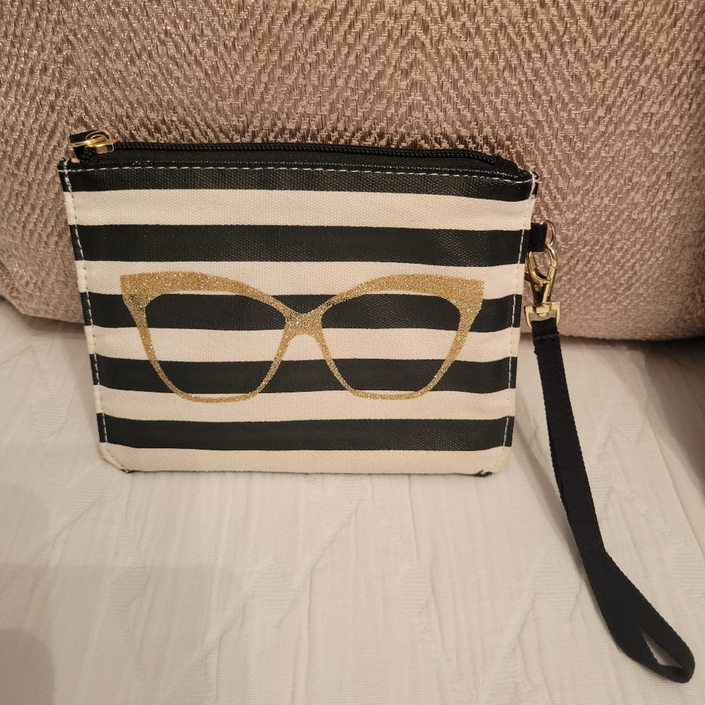Betsy Johnson Wristlet glasses